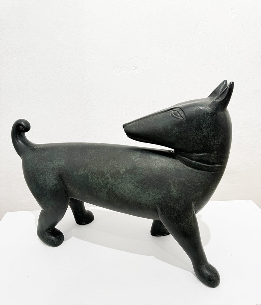 Pascal Plasencia · Perro mirando el pasado
